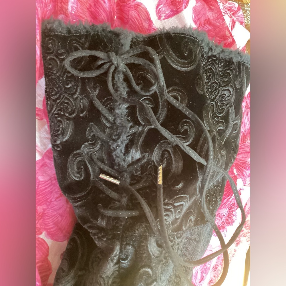NWOT Qupid Black Textured Heeled Boots 8.5 - Picture 10 of 16